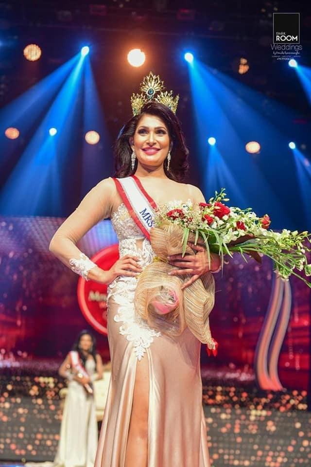 Mrs. Sri Lanka a rămas fără titlu după acuzaţii de corupţie împotriva concursului Mrs. World. De la ce a pornit scandalul