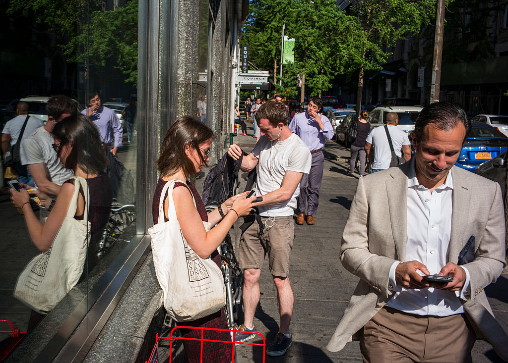 Tarifele de roaming dintre România și Republica Moldova vor fi reduse de 10 ori