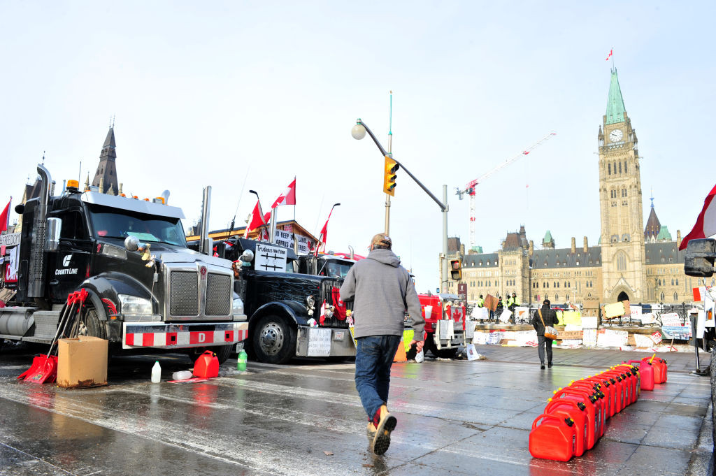 Un șofer de camion de origine română protestează în Canada: Mă întorc acasă victorios, ca Cezar, sau într-un sac mortuar