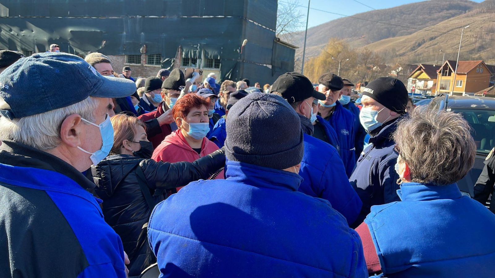 Protest spontan la Uzina Mecanică Cugir. Angajații spun că s-au „săturat de minciuni”