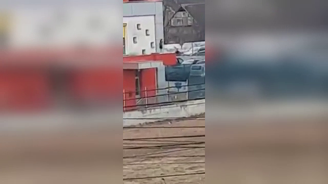 Secvențe șocante, surprinse într-o grădiniță din județul Cluj. Cum a ajuns o fetiță pe acoperișul insituției