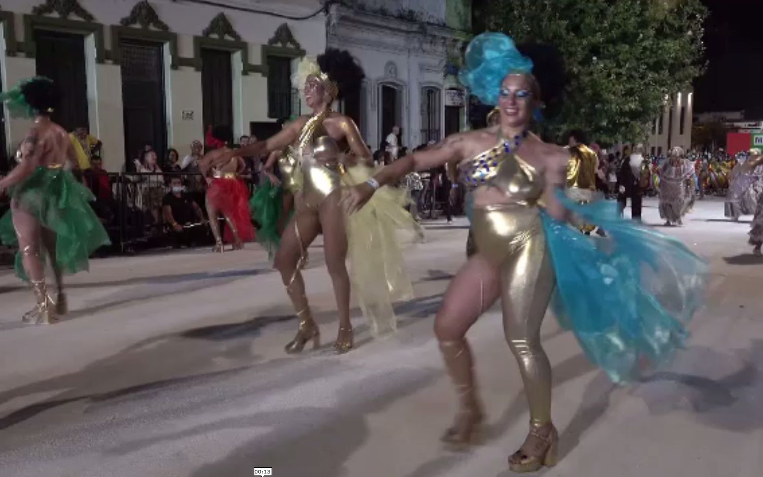 Carnaval la Montevideo, cu o explozie de culoare. Alte țări au anulat serbările