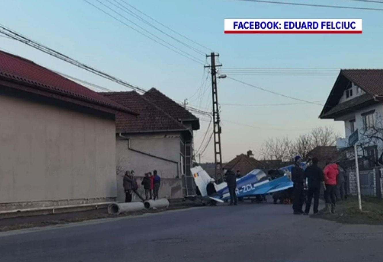 Un avion mic a aterizat forțat în Hunedoara. Pilotul și copilotul au scăpat nevătămați