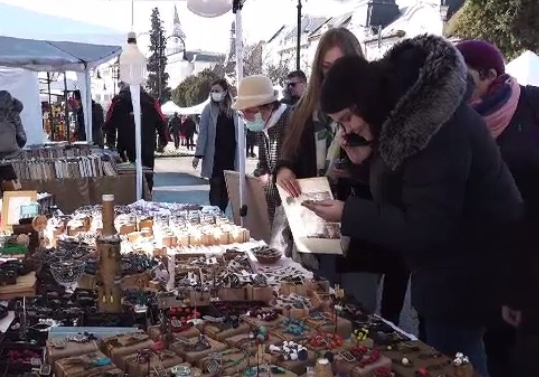 Târg de Valentine's Day amenajat în Târgu Mureș. Cadourile pregătite de producătorii locali