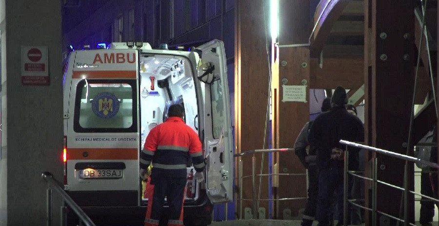 Dâmbovița: Un bărbat a fost împușcat de polițiști, după ce și-a atacat mama, dar și pe un om al legii