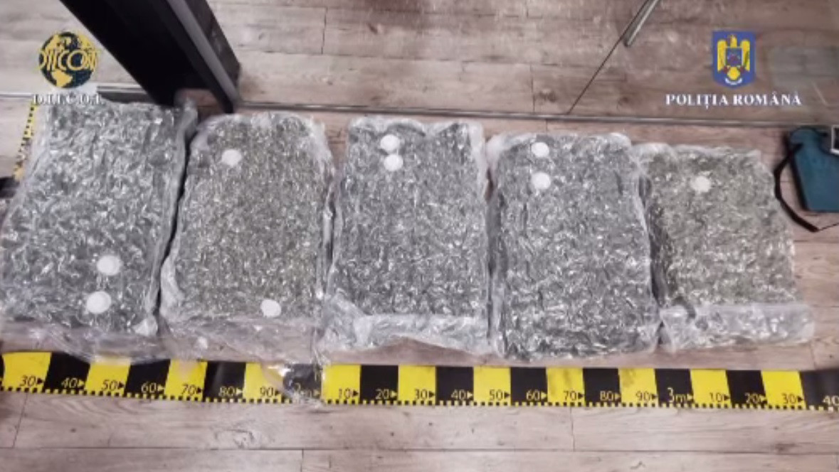 Droguri în valoare de 120.000 de euro, confiscate de DIICOT. Stupefiantele ar fi ajuns pe piața neagră din județele Moldovei