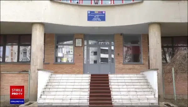 Elevii care stau acasă din cauza altor boli nu pot participa la cursuri online, precum cei cu Covid. Ce spun părinții