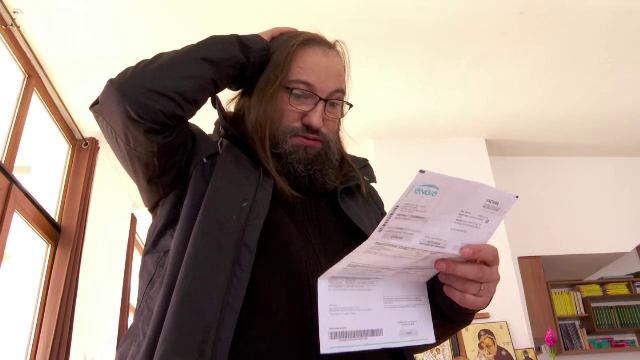 Facturile uriașe lovesc și în copiii sărmani din Iași cărora părintele Damaschin le dă o șansă la școală. ”Nu știu ce să fac”