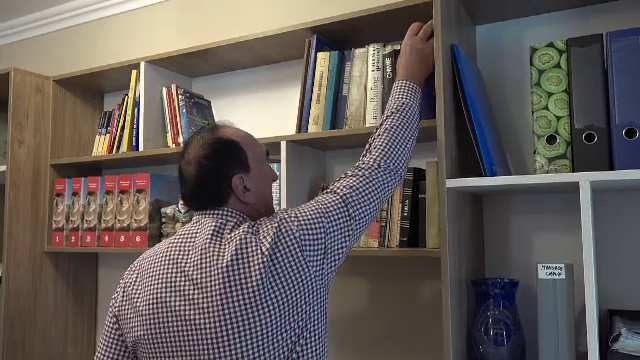 Aproape 6.500 de profesori din România au peste 65 de ani și se adaptează vremurilor. ”De asta suntem, să învățăm tot timpul”