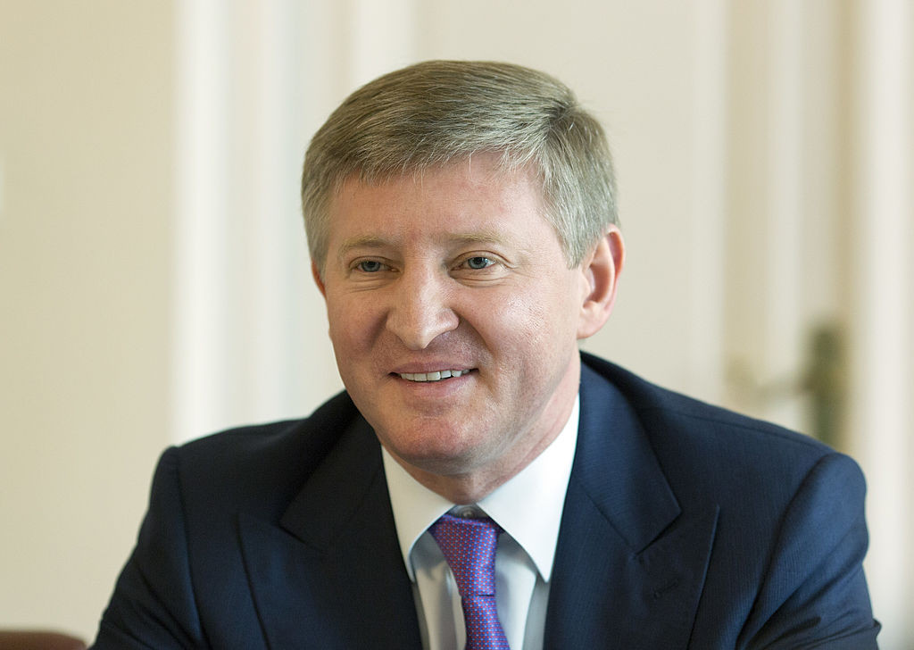 Oligarhii ucraineni au fugit din țară, de teama unei eventuale invazii a Rusiei. Zeci de zboruri charter au decolat din Kiev