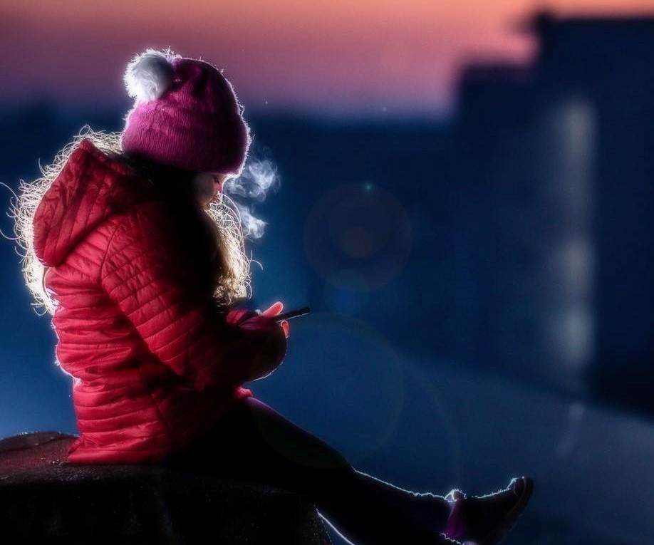 O fetiță de 10 ani din Oradea cu părinți surdomuți și-a salvat fratele după ce a sunat la 112