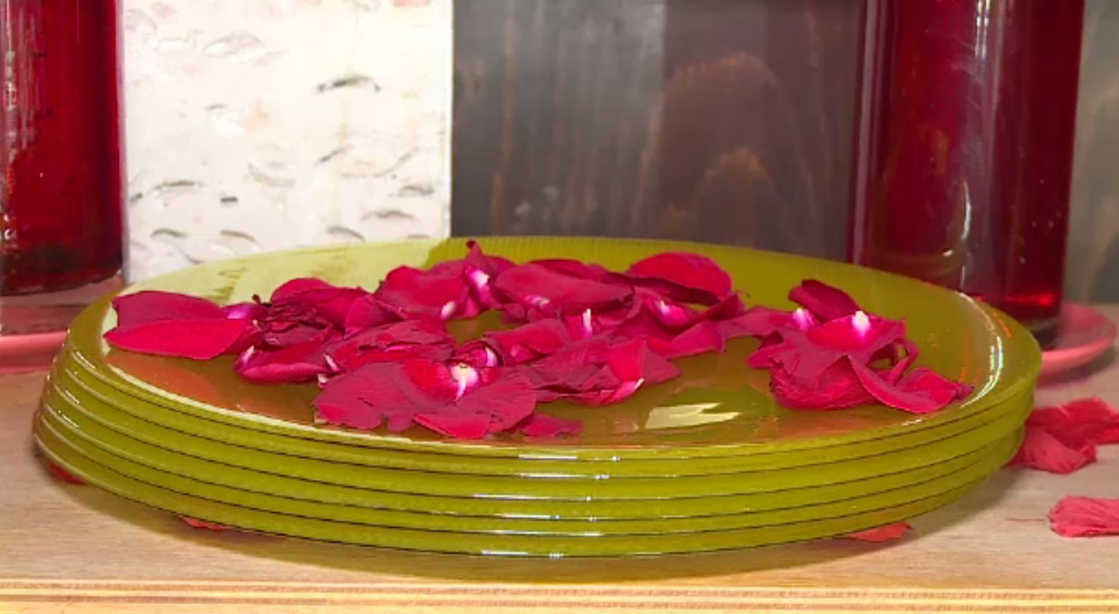 Ziua îndrăgostiților, sărbătorită mai timid pentru că a fost prima zi din săptămână. Tinerii au ieșit la teatru