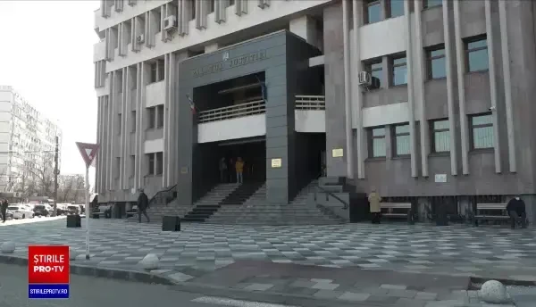 Directoarea adjunctă a unei bănci din Brăila, căutată în toată țara. Femeia a delapidat aproape 100.000 de euro