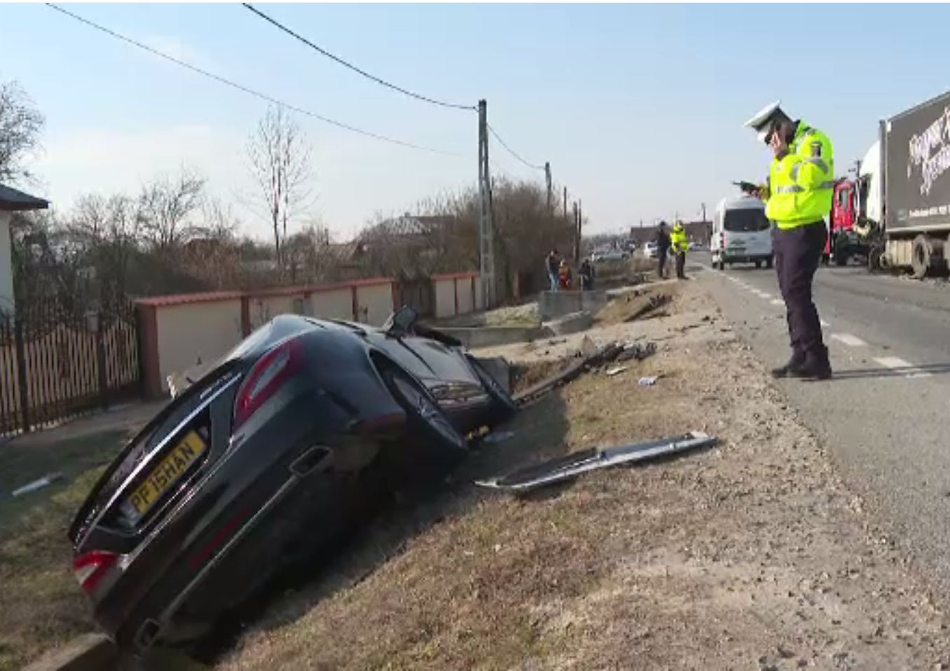 Grav accident cu o mașină cu volan pe dreapta, în Gorj. Acolo au loc frecvent evenimente rutiere