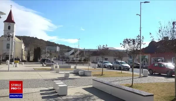 Gest șocant al unui bărbat. Și-a asmuțit câinii pe un trecător care a scăpat cu greu din colții animalelor