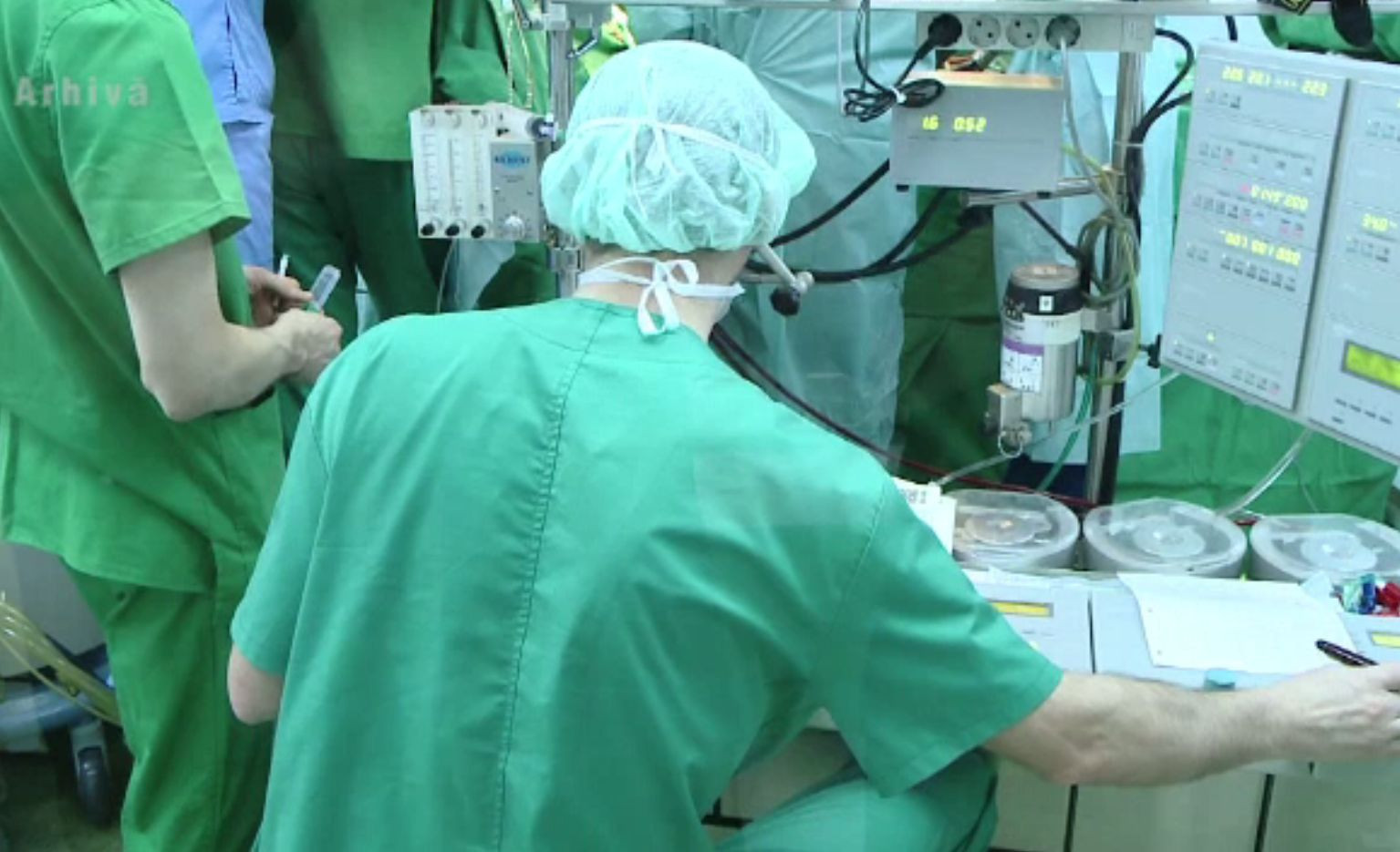 O fată de 15 ani în moarte cerebrală a salvat trei copii de pe listele de transplant. Familia a acceptat donarea organelor