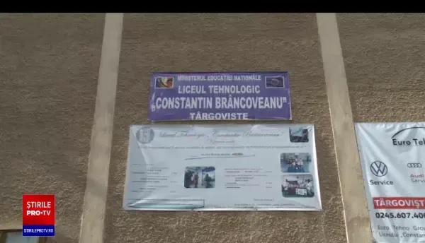 Doi elevi, prinși cu un pistol și un briceag la ore, în Târgoviște. Care sunt consecințele