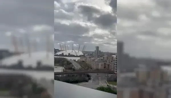 VIDEO Marea Britanie și Irlanda, lovite de furtuna Eunice. O parte a acoperișului O2 Arena din Londra a fost distrus