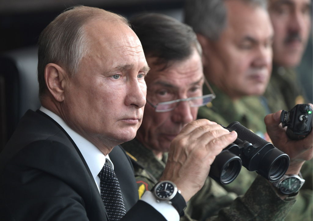 Rusia a efectuat exerciţii nucleare strategice. Vladimir Putin a asistat dintr-un centru de comandă de la Kremlin