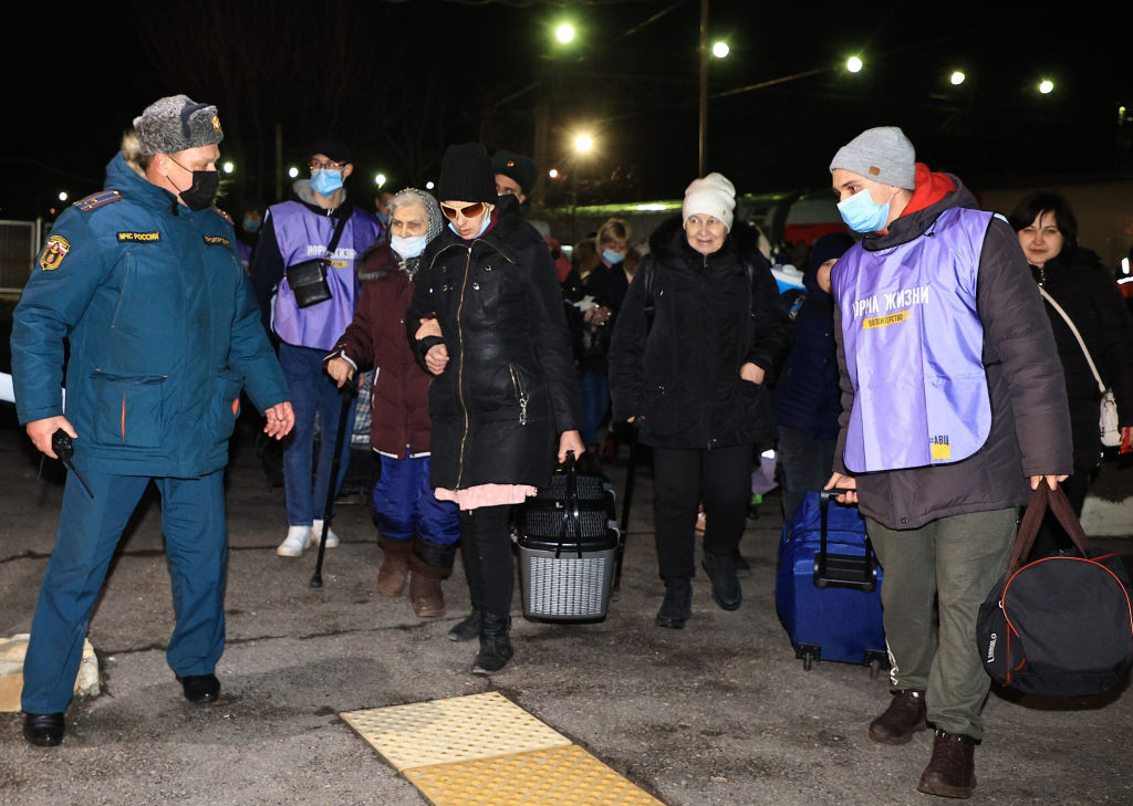 Ministrul Apărării: Posibilitatea unui conflict armat în Ucraina, tot mai aproape dacă vor continua provocările din Donbas