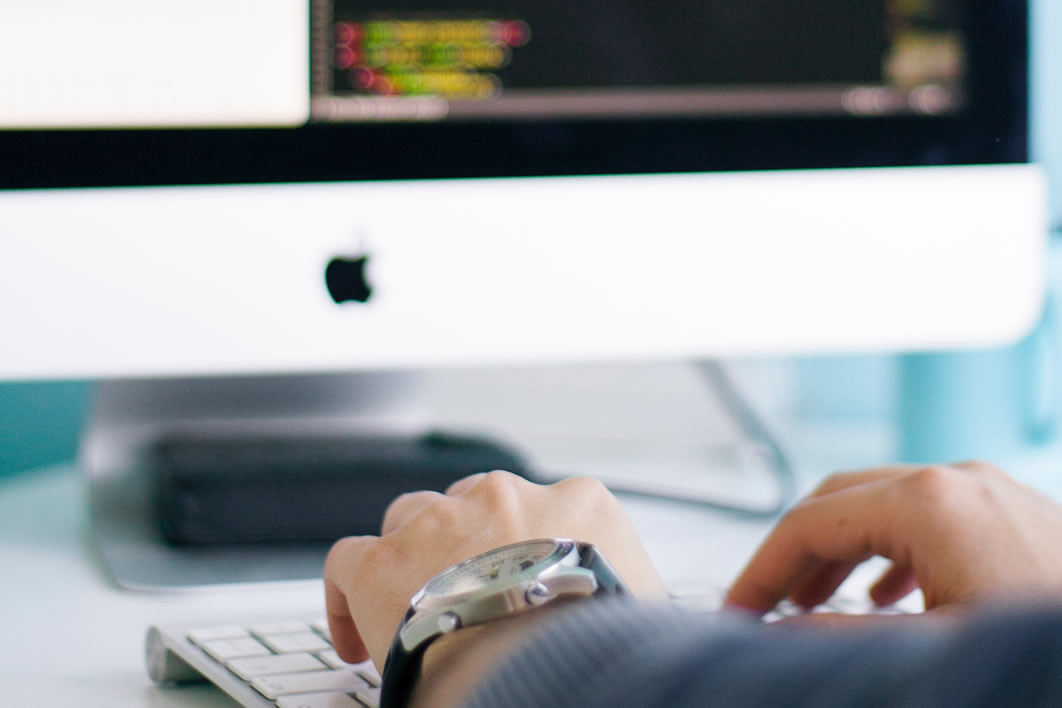 (P) Ei au vândut domenii de internet cu milioane de dolari. Tu de ce n-ai putea?