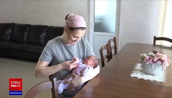 O femeie din Alba a născut opt copii prin cezariană, stabilind un record național. În România sunt recomandate maximum 3