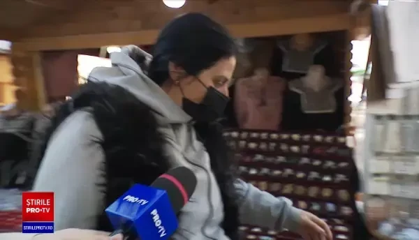 Vestitorii primăverii și-au făcut deja apariția. Tarabele sunt pline de mărțișoare, iar comercianții așteaptă vânzări record