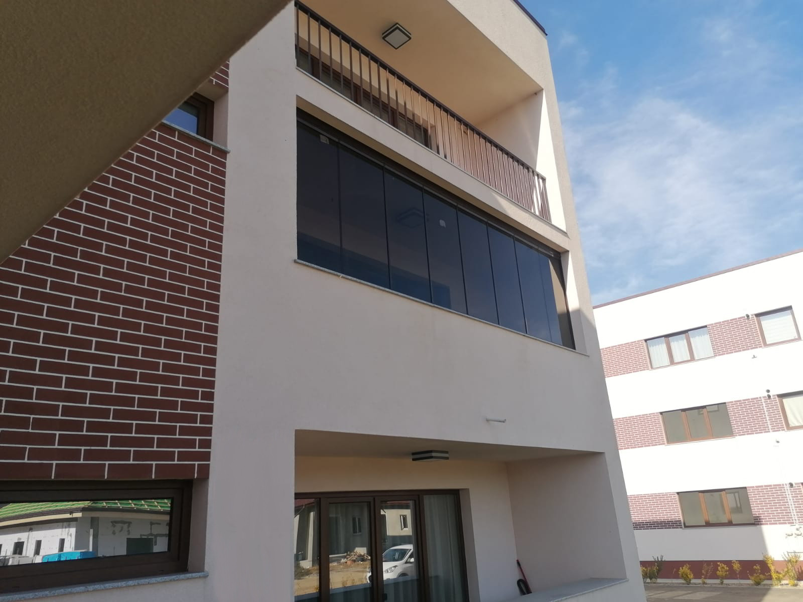 (P) Bucură-te de balconul tău indiferent de anotimp cu ajutorul acestui sistem modern