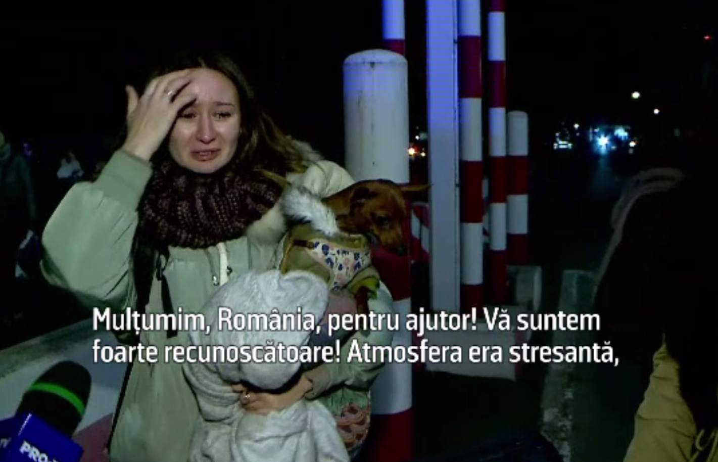 Refugiații ucraineni sunt cu miile la granițele țării. Românii îi așteaptă cu brațele deschise și îi iau acasă