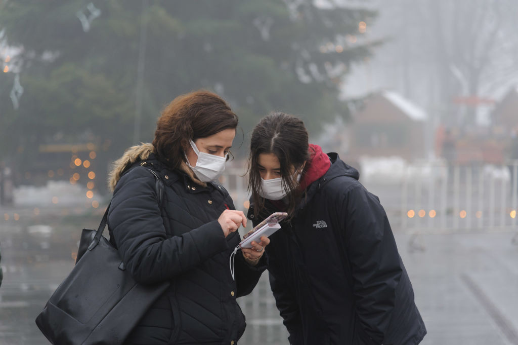 Cei mai mari operatori români oferă internet şi apeluri gratuite spre şi în Ucraina
