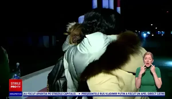 Refugiații ucraineni sunt cu miile la granițele țării. Românii îi așteaptă cu brațele deschise și îi iau acasă