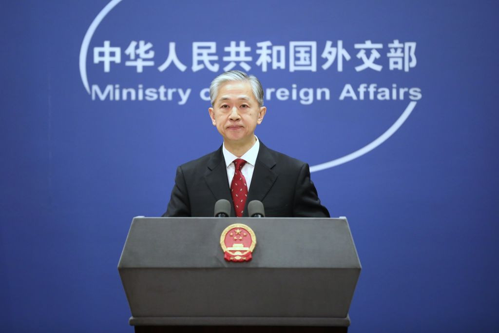 China îndeamnă toate părţile la calm şi îşi reiterează opoziţia faţă de sancţiuni