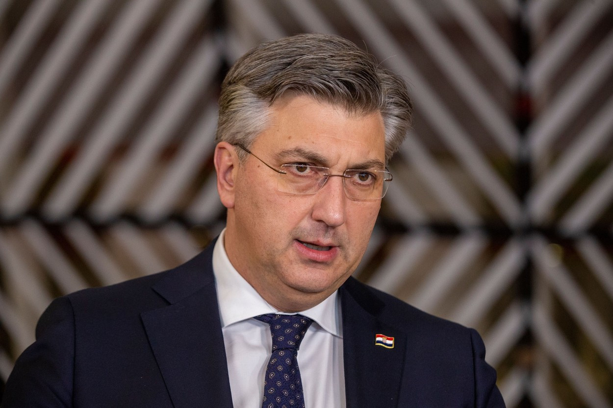 Croaţia ridică nivelul de alertă al armatei pe fondul riscului de conflict în Balcani