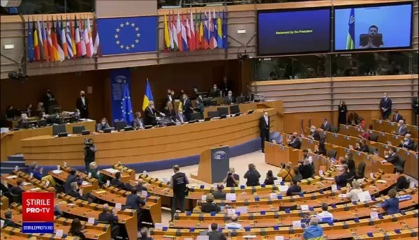 Zelenski, discurs impresionant în Parlamentul European. Traducătorul său a lăcrimat