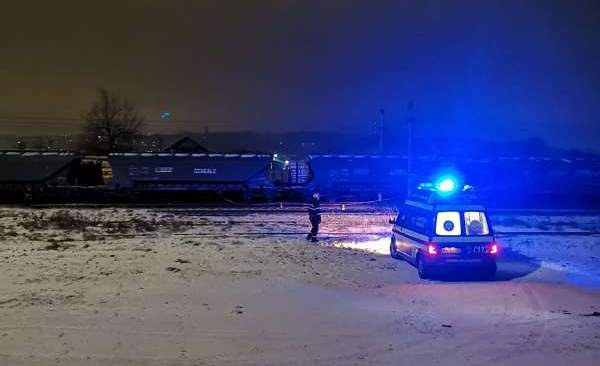 Tânără carbonizată în Gara Burdujeni, după ce s-a urcat pe vagoanele unui tren. Un alt tânăr a fost grav rănit