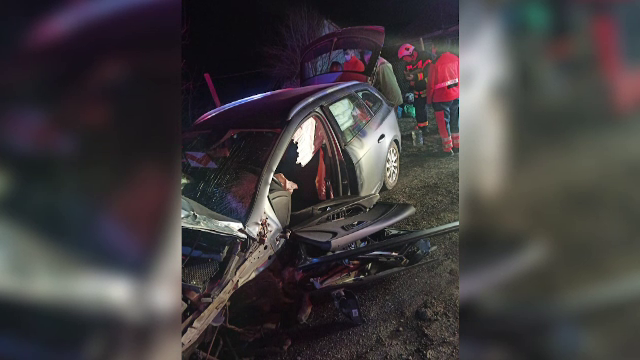 O femeie și cei doi copii ai săi, care fugeau din calea războiului din Ucraina, au fost implicați într-un accident