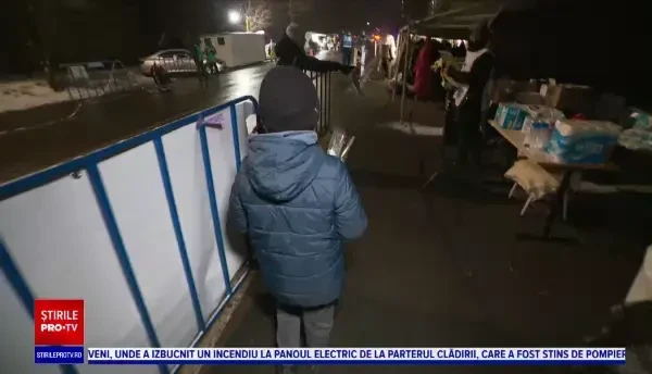 Chiar și copiii au venit să ajute în Vama Siret. Povestea lui Ianis, micul voluntar care muncește după școală până noaptea