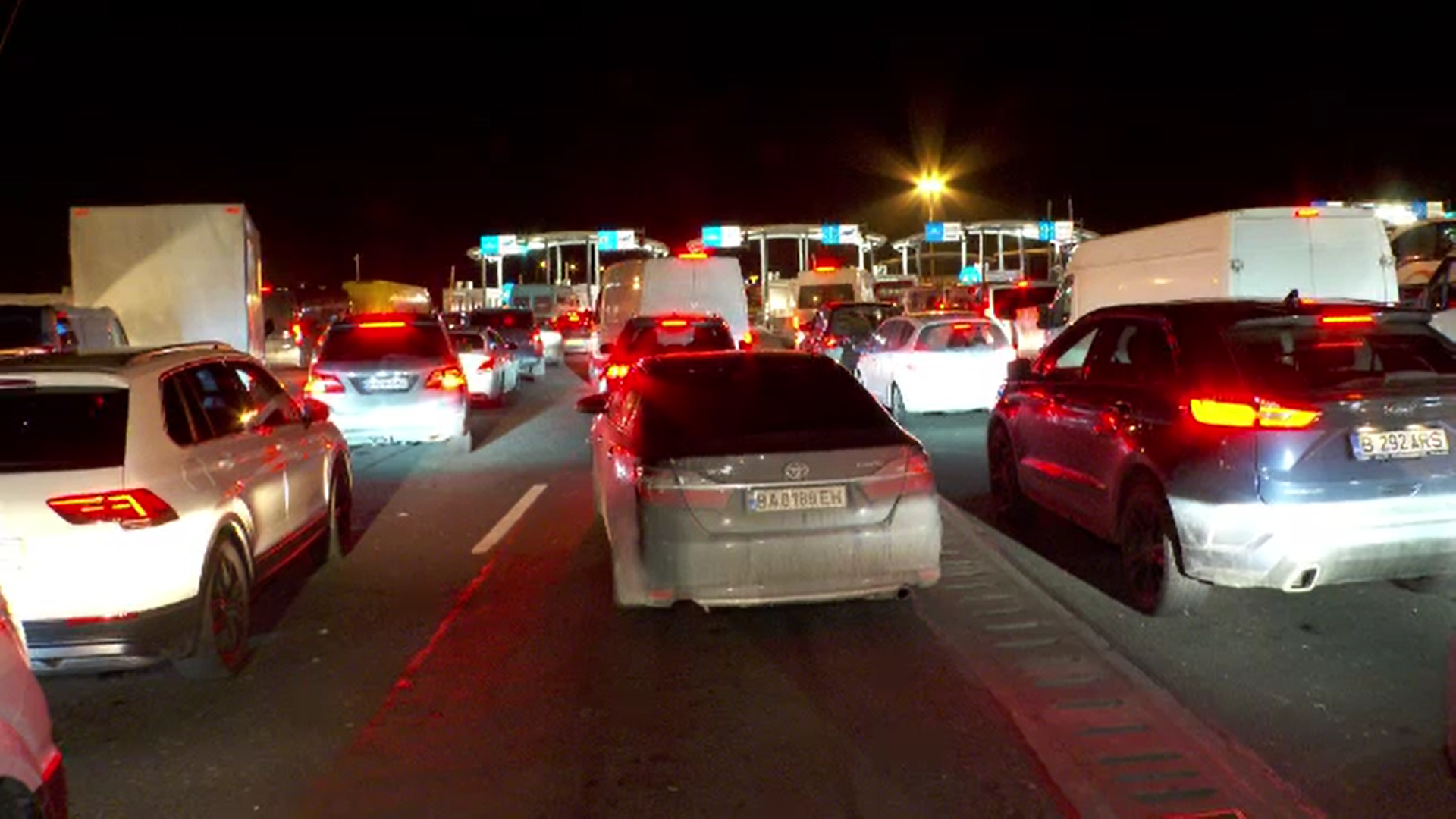 Refugiații ucraineni care au fost doar în tranzit prin România nu au putut intra în Ungaria fără pașaport biometric