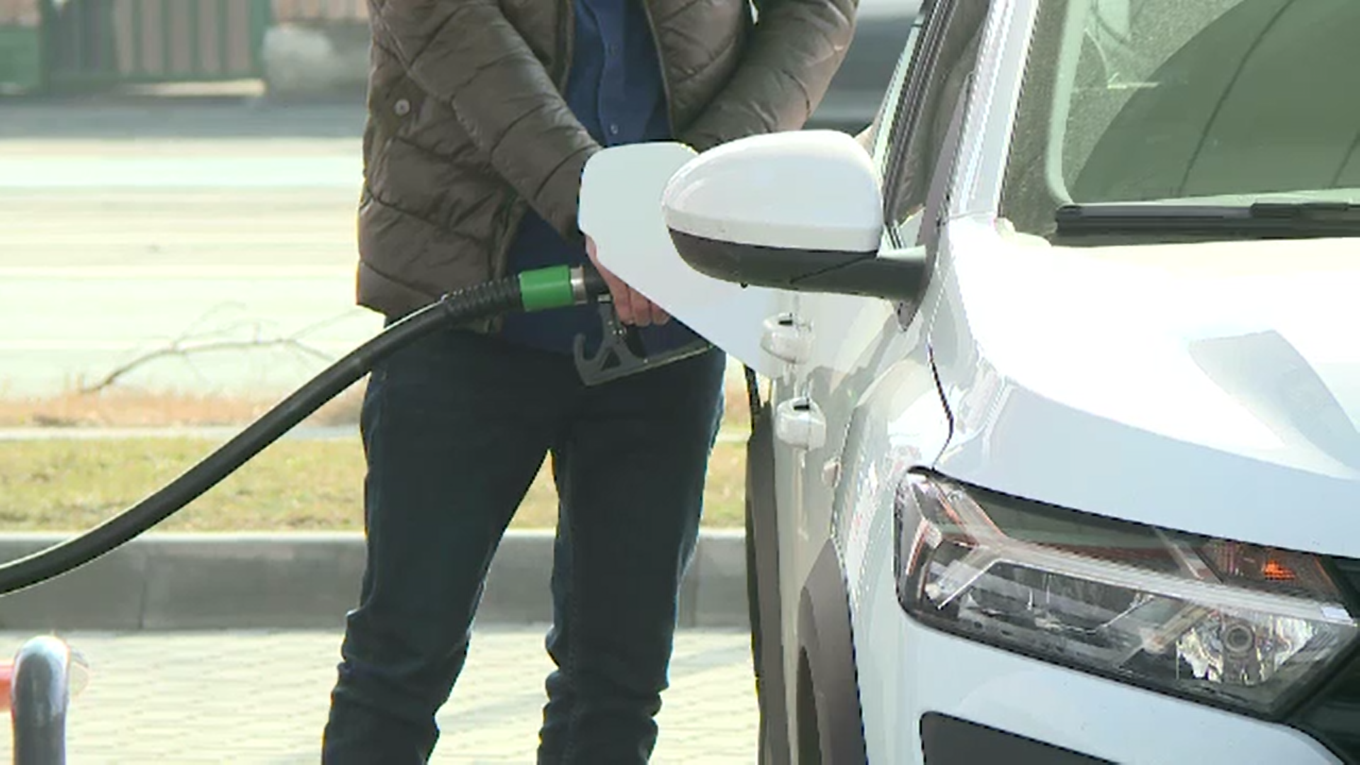 POLITICO: Anularea interzicerii maşinilor cu combustie în UE, prima țintă a dreptei după alegeri. „A fost o greșeală”