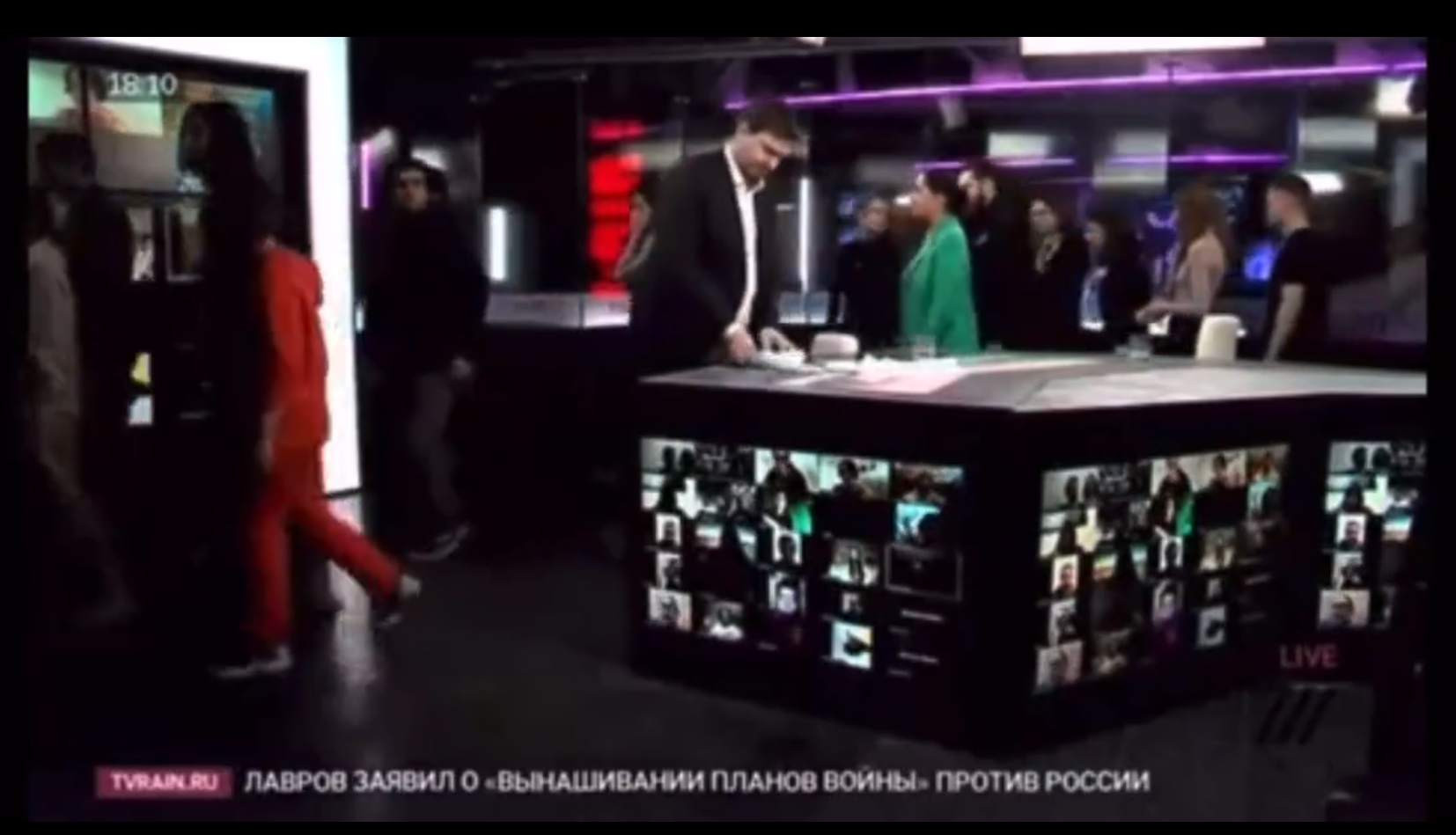 Toți angajații unei televiziuni din Rusia au demisionat în bloc, live. Platoul știrilor a rămas pustiu | VIDEO