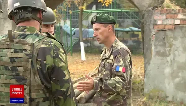 MApN vrea să aibă militari în termen pe bază de voluntariat. Tinerii interesați vor primi și bani pentru asta