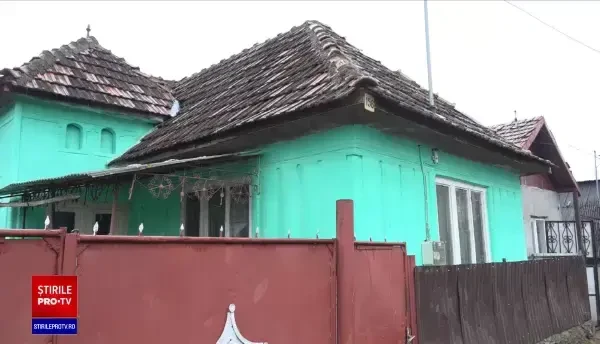 Bărbat din Alba, bătut de doi tâlhari care au intrat peste el în casă. I-au luat telefoanele pentru că nu avea bani