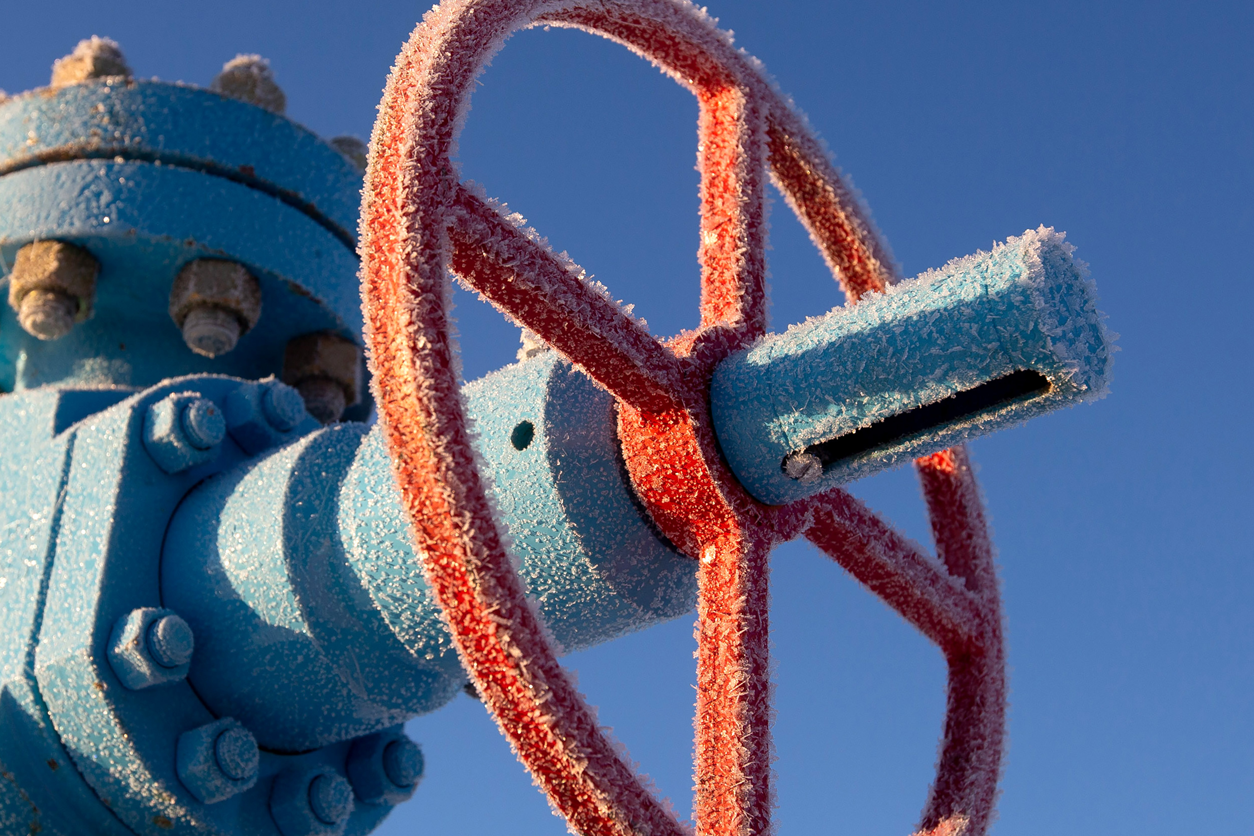 Bulgaria ar putea solicita o exceptare de la orice sancţiuni ale UE privind importurile de gaze şi petrol din Rusia