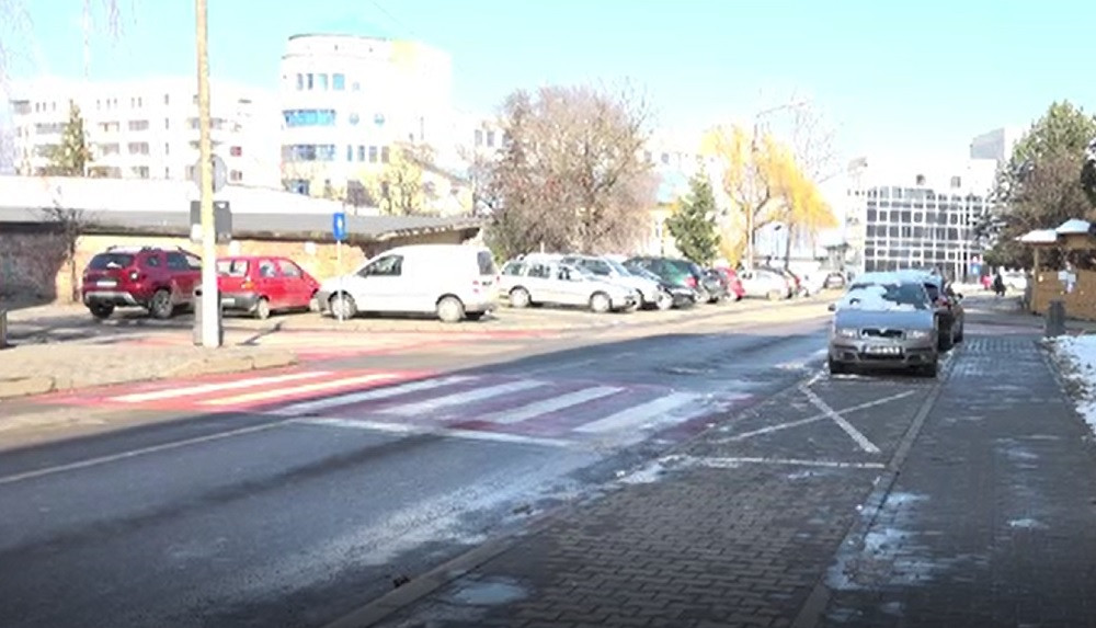 Un bătrân din Alba Iulia a fost bătut de un tânăr, din cauza unui loc de parcare