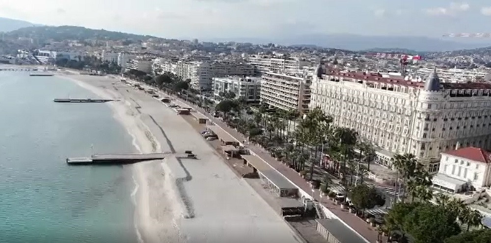 Teama de război îi face pe români să-și cumpere locuințe în străinătate. În ce țări vor să plece