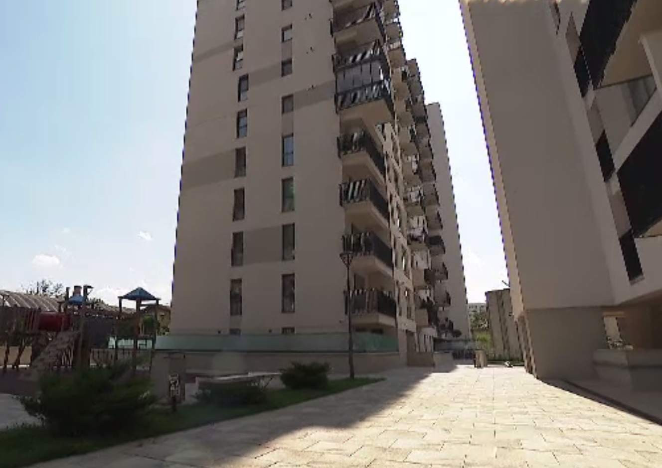 Românii au dat înapoi de la planurile pe termen lung. Piața imobiliară stagnează, la fel și investițiile în mașini noi