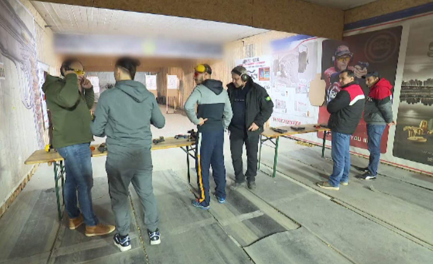 Poligoanele de trageri au fost luate cu asalt de români. Războiul din Ucraina i-a determinat să învețe să mânuiască armele