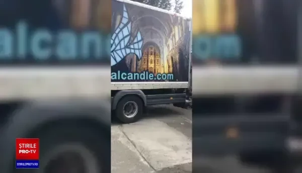 Un bărbat a intrat cu camionul în poarta unei ambasade a Rusiei