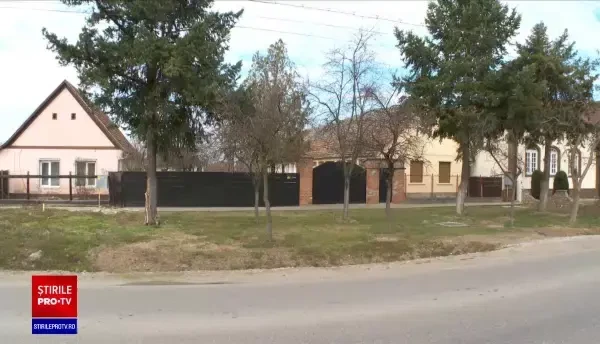 O femeie de 65 de ani, găsită fără suflare în casă, cu trupul plin de vânătăi. Făptașii nu au fost găsiți