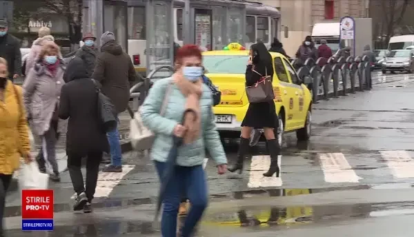 Ministerul Sănătății recomandă ”cu tărie” populației să poarte în continuare masca de protecție